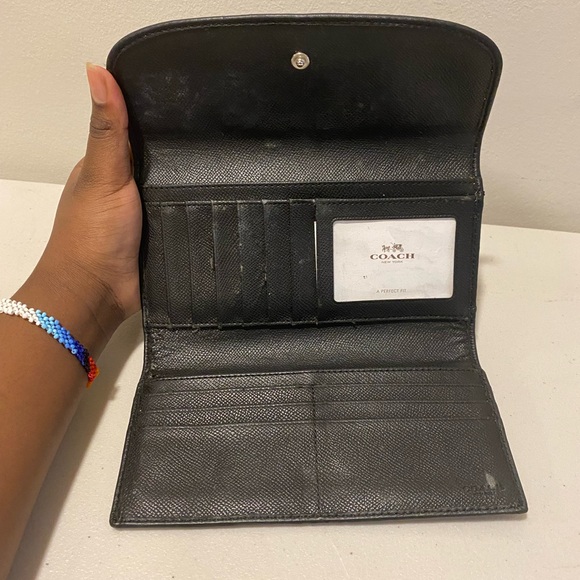 Coach New York envelope wallet pebbled leather black logo check book snap women - Picture 5 of 10